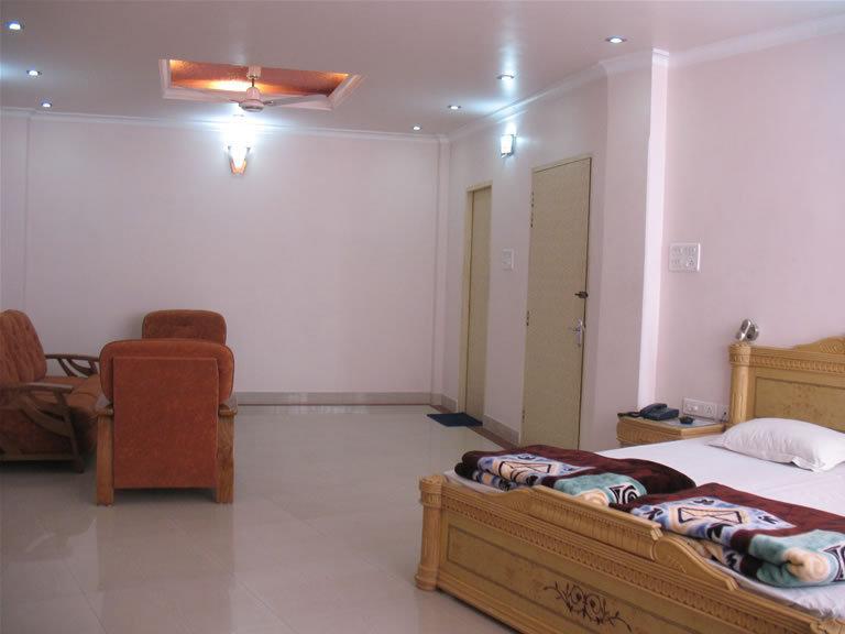 Hotel Rest Inn Lakhnau Kültér fotó