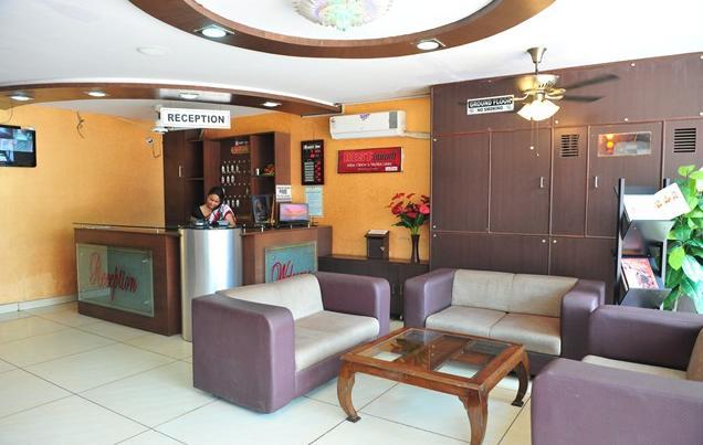 Hotel Rest Inn Lakhnau Kültér fotó